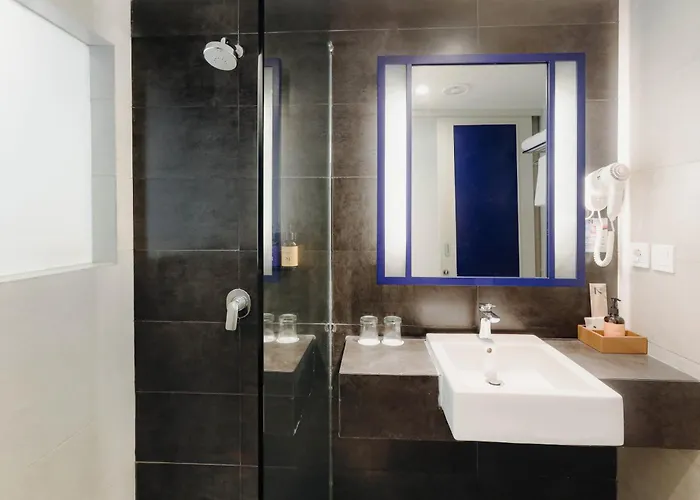 Sevn Hotel Legian (Bali)