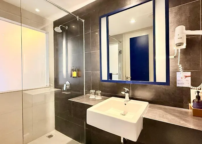 Sevn Hotel Legian (Bali)
